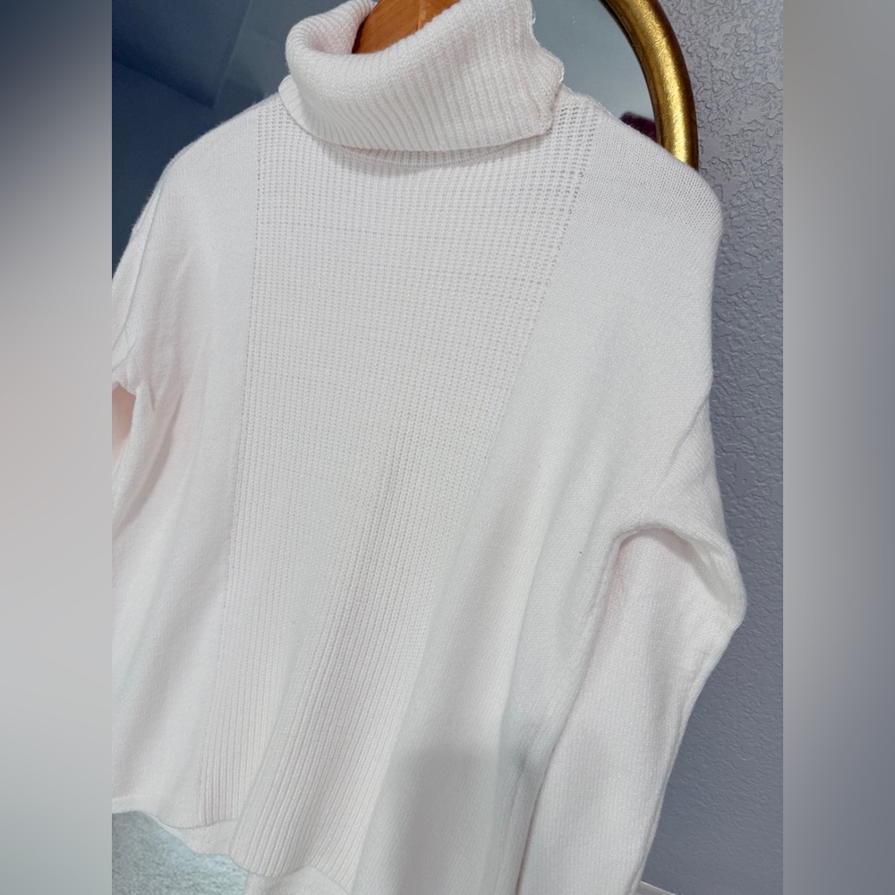 Joan Vaas Turtleneck Cable Knit Sweater M - Picture 2 of 5